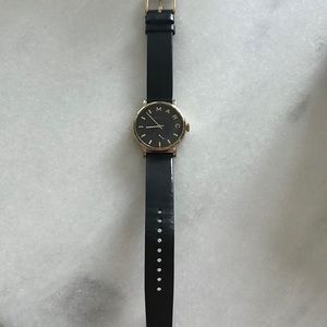 Marc by Marc Jacob’s Black & Gold Watch 🤍